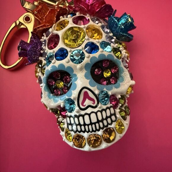 Betsey Johnson Sugar Skull Jeweled Charm Keychain Halloween Day of the Dead NWT - Picture 3 of 5